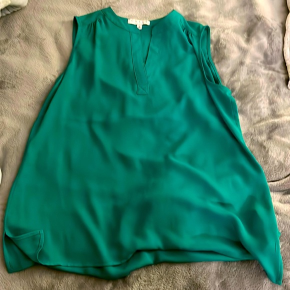 CHAUS New York Sleeveless Chiffon Top - Picture 1 of 2